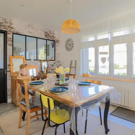 Pet Friendly In With Wifi Ferienhaus Becourt